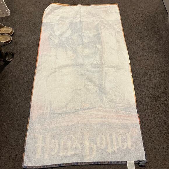 Vintage 2000 Harry Potter Portrait Of The Fat Lady Towel - Picture 2 of 6